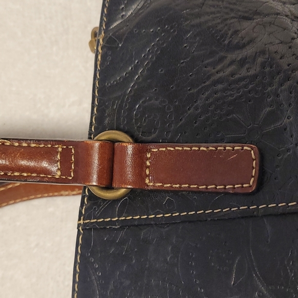 Fossil leather top handle tote bag. Black leather embossed / tooled with flowers - Picture 5 of 11